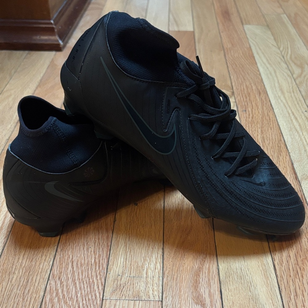 Nike Phantom Luna 2 Elite
Firm-Ground High-Top Soccer Cleats